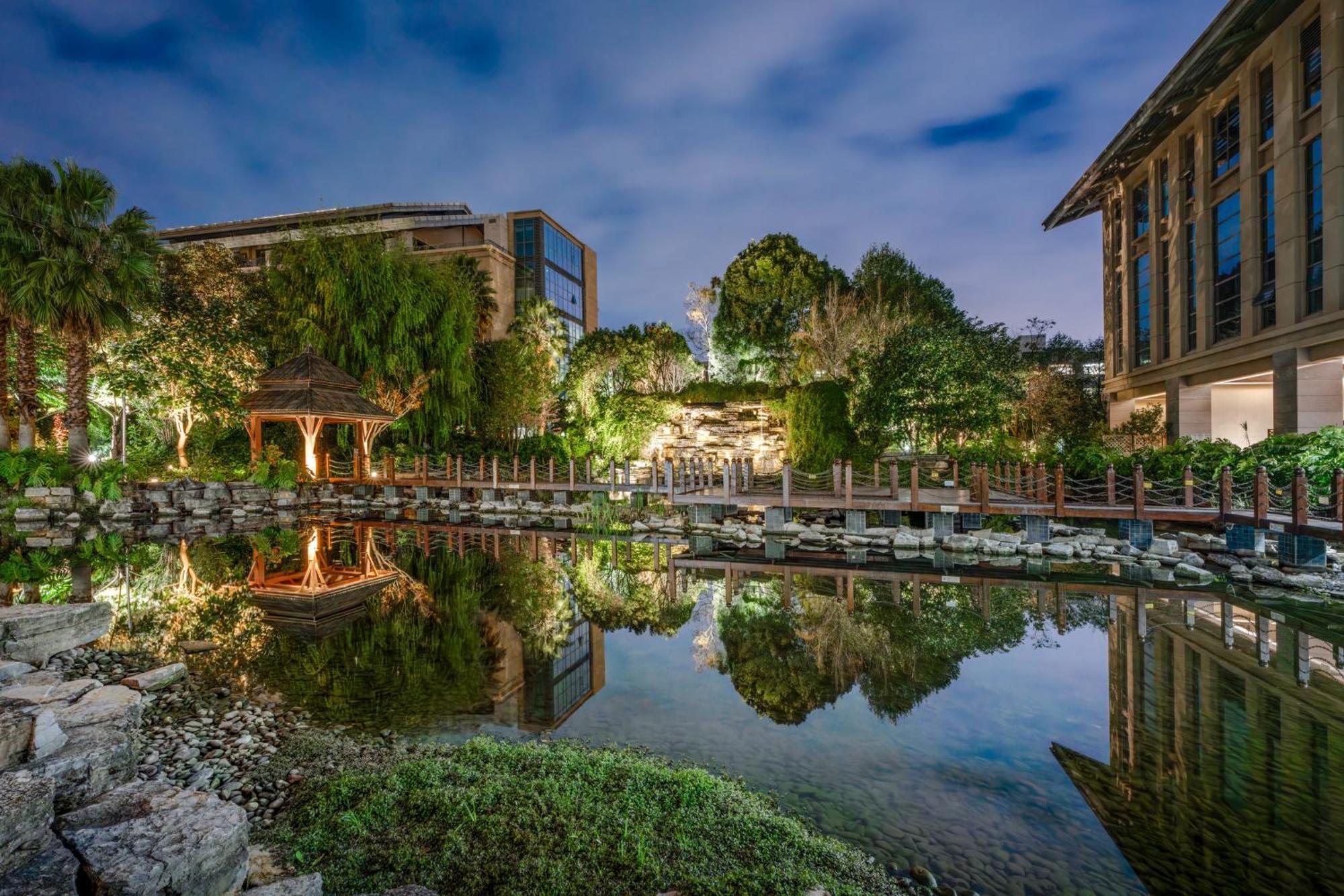 Intercontinental Kunming By Ihg Hotel Exterior photo